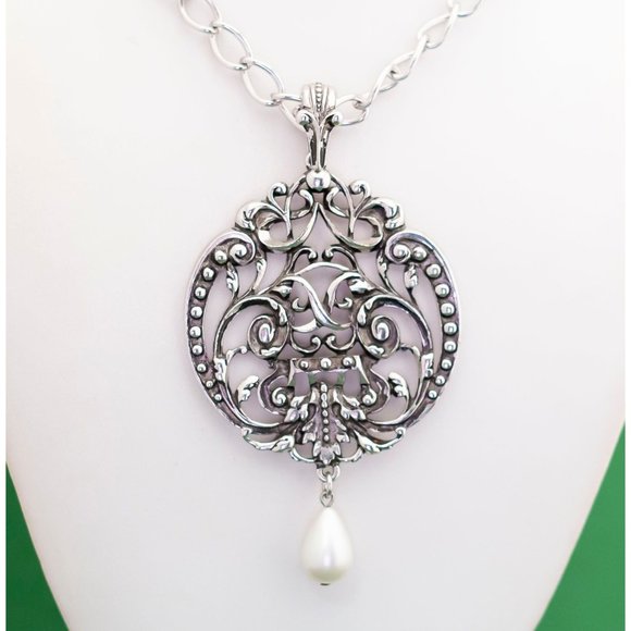 Vintage Fantasy Silver Tone Necklace 26 Inches by Avon, K22 - Picture 3 of 4